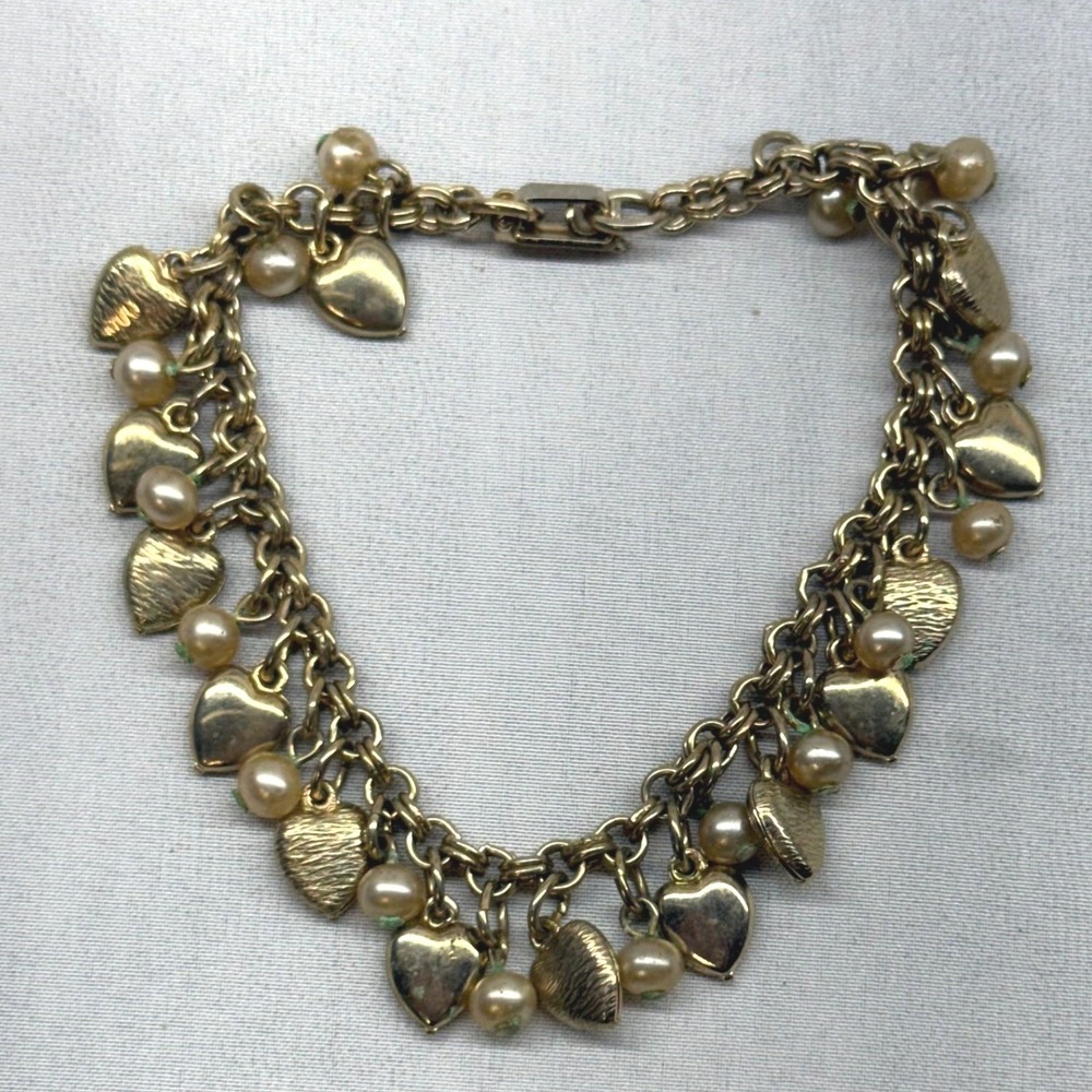 Vintage Heart Charm Bracelet Women 7.5" Gold Tone Good Faux Pearl Romantic